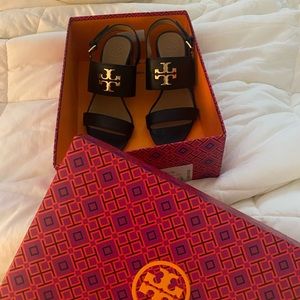 Calf leather sandals. Super comfortable! It comes with its box! Never been used!